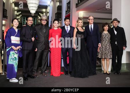 Berlin, Deutschland. Februar 2020. Die Darsteller posieren für Fotos bei der Premiere des Films 'Minamata' während der 70. Internationalen Berliner Filmfestspiele in Berlin, der Hauptstadt Deutschlands, 21. Februar 2020. Credit: Shan Yuqi/Xinhua/Alamy Live News Stockfoto