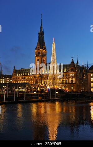 Alsterfleet, Alsterarkaden, Rathausmarkt am Rathausplatz, Rathaus mit Weihnachtsmarkt, Hansestadt Hamburg, Deutschland, Stockfoto