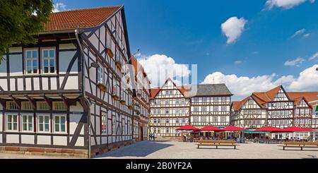 Rathaus und Fachwerkhäuser am Obermarkt in Eschwege, Werra-Meißner-Kreis, Hessen, Deutschland, Stockfoto