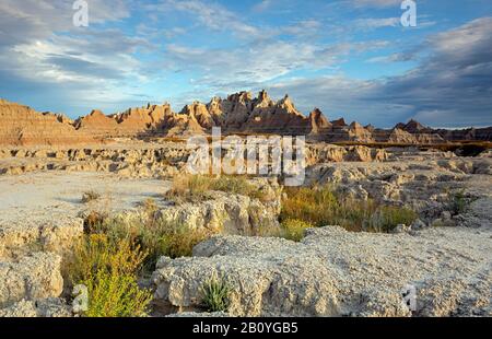 SD00177-00...SOUTH DAKOTA - Am Frühen Morgen in der Nähe des Fossil Exhibit Trail im Badlands National Park. Stockfoto