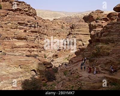 Abstieg aus ad-Deir in der Rockstadt Petra, Jordanien, Naher Osten, Stockfoto