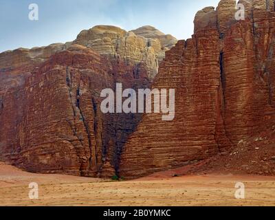Eintritt zum Khazali Canyon in Wadi Rum, Provinz Aqaba, Jordanien, Naher Osten, Stockfoto