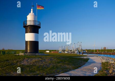 Leuchtturm "kleiner Preis" im Hafen von Wremen, Wurster Küste, Landkreis Cuxhaven, Niedersachsen, Deutschland, Stockfoto