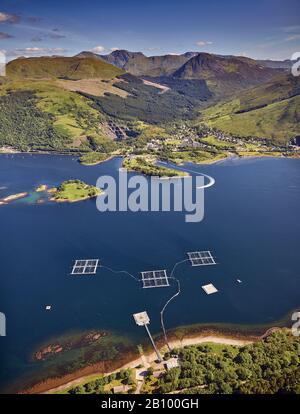 Luftaufnahme von Loch Leven nach Süden in Richtung Ballachulish in den schottischen Highlands, Schottland Stockfoto