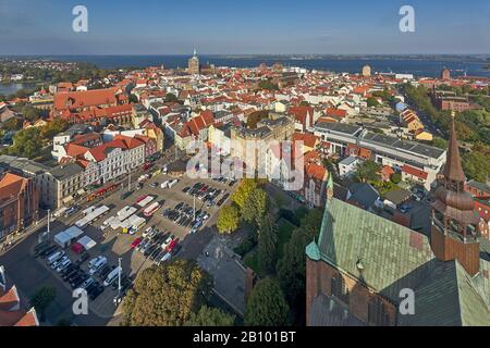 Blick von der Marienkirche über die Altstadt, in Stralsund, Mecklenburg-Vorpommern, Deutschland Stockfoto