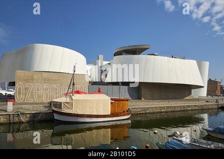 Ozeaneum am Hafen in Stralsund, Mecklenburg-Vorpommern, Deutschland Stockfoto