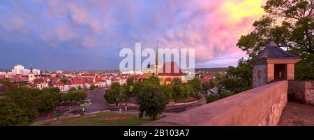 Blick vom Petersberg über Erfurt mit Dom und Severskirche, Thüringen, Deutschland Stockfoto