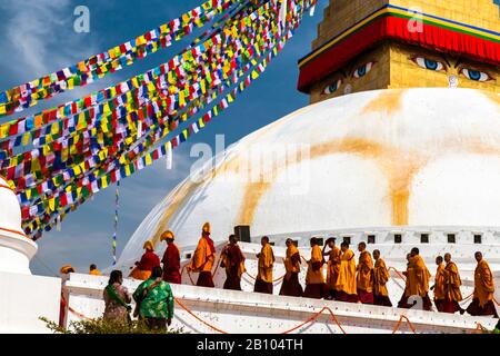 Prozession in Stupa von Bodnath, Kathmandu, Nepal Stockfoto