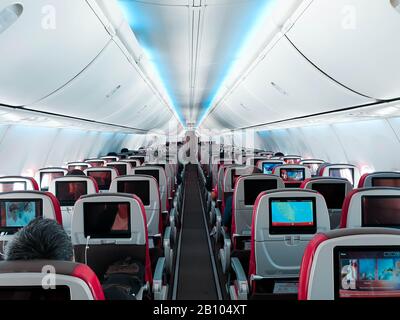 Abbildung: Boeing 737-800 Malindo Air Cabin von der Heckgalley Stockfoto