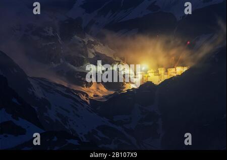 Staudamm in den Bergen, Finhaut, Chamonix Valley, Frankreich, Alpen Stockfoto