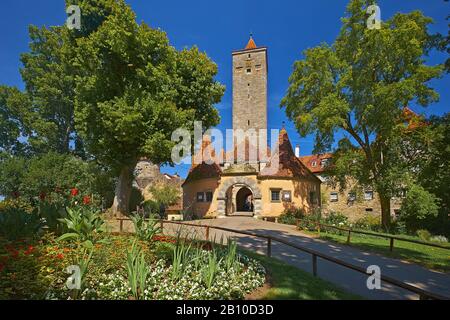 Burgtor am Schlossgarten in Rothenburg ob der Tauber, Mittelfranken, Bayern, Deutschland Stockfoto