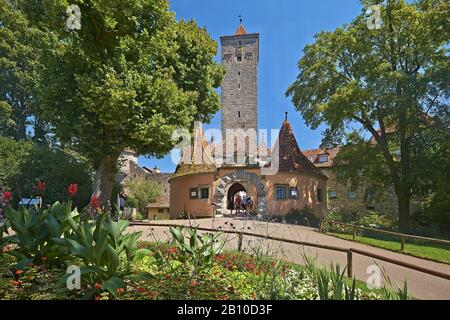 Burgtor am Schlossgarten in Rothenburg ob der Tauber, Mittelfranken, Bayern, Deutschland Stockfoto