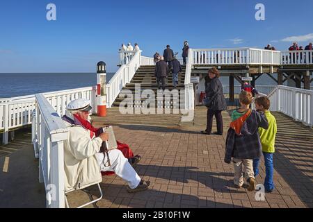 Am Pier alte Liebe am Hafen, Cuxhaven, Niedersachsen, Deutschland Stockfoto
