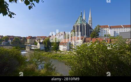 Blick über die Neiße in die Altstadt mit der Kirche St. Peter und Paul in Görlitz-Sachsen Stockfoto