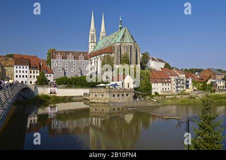 Blick über die Neiße in die Altstadt mit der Kirche St. Peter und Paul in Görlitz-Sachsen Stockfoto