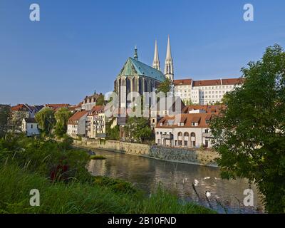 Blick über die Neiße in die Altstadt mit der Kirche St. Peter und Paul in Görlitz-Sachsen Stockfoto