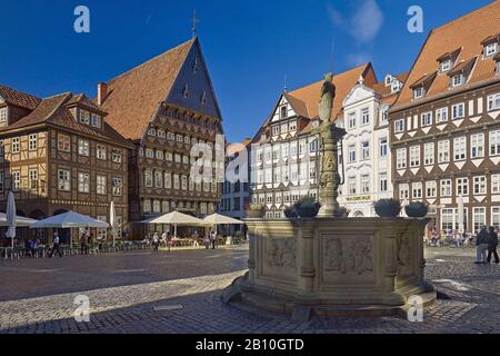 Markt in Hildesheim mit Knochenhauseramtshaus, Stadtschänke, Wollenwebergildehaus, Niedersachsen, Deutschland Stockfoto