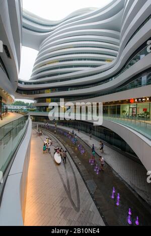 Moderne Architektur in Peking von der englischen Architektin Zaha Hadid, China Stockfoto