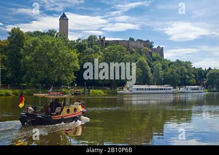 Saale mit Schloss Giebichenstein in Halle/Saale, Sachsen-Anhalt, Deutschland Stockfoto