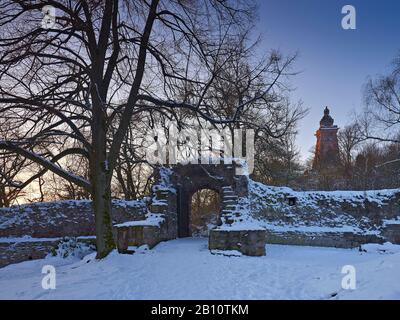 Unteres Burgtor mit Kyffhauser Denkmal, Kyffhauser, Thüringen, Deutschland Stockfoto