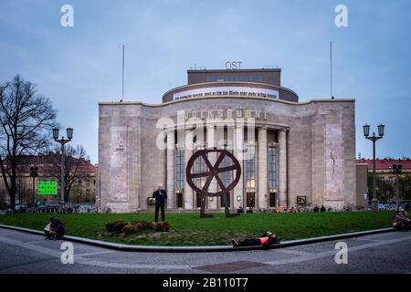 Volksbühne am Rosa-Luxemburg-Platz, Mitte, Berlin, Deutschland Stockfoto