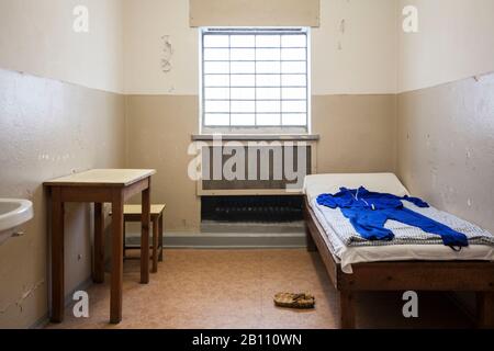 Zelle im Neubau, ehemalige Stasi-Strafanstalt, Gedenkstätte Hohenschönhausen, Berlin, Deutschland Stockfoto