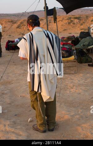 Betet in einer israelischen Armee, Soldaten, im judentum Stockfoto