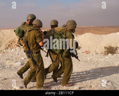 Israelische Soldaten greifen an - Krieg gegen den Terror Stockfoto