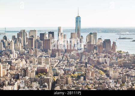 Downtown Manhattan bei One World Trade Center, New York, USA Stockfoto