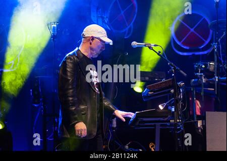 Birmingham, Großbritannien. Februar 2020. Tiny Electronic Pets bieten im Rathaus von Birmingham einen Halt als Teil der Tour "1980" von Midge Ure. © Ken Harrison Stockfoto