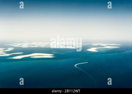 Die Welt Kunstliche Insel Vor Der Kuste Von Dubai Vereinigte Arabische Emirate Stockfotografie Alamy