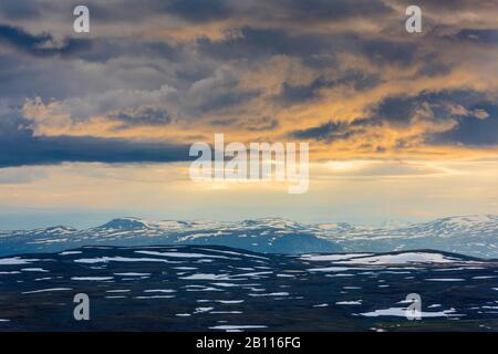 Abendstimmung im Stora Sjoefallet National Park, Akkamassif, Schweden, Lappland, Norrbotten, Stora Sjoefallet National Park Stockfoto