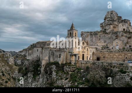 Großer Blick auf die kirche san pietro caveoso in matera, italien, Religion der Basilikata Stockfoto