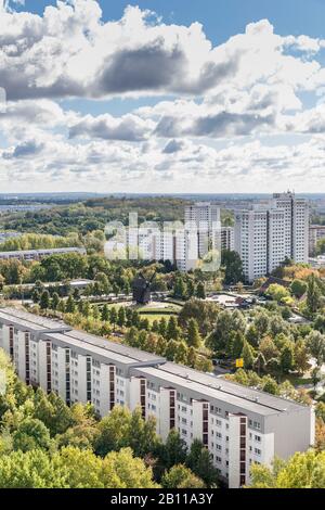 Blick von der Skywalk Marzahner Promenade, Marzahn, Berlin, Deutschland Stockfoto