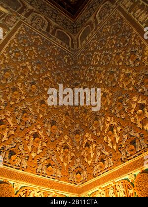 Goldene Decke der Botschafterhalle im Reales Alcazares. Sevilla. Andalusien. Spanien Stockfoto