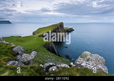 Neist Point mit Leuchtturm, Skye Island, Schottland, England, Großbritannien, Europa Stockfoto