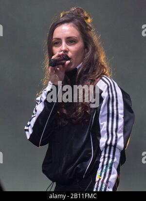 Amy Shark at Fire Fight Australia im ANZ Stadium Sydney Australa 16. Feb 2020 Foto VON Rhiannon Hopley Stockfoto