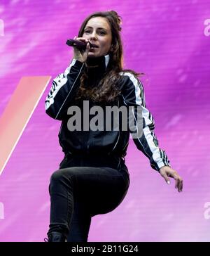 Amy Shark at Fire Fight Australia im ANZ Stadium Sydney Australa 16. Feb 2020 Foto VON Rhiannon Hopley Stockfoto