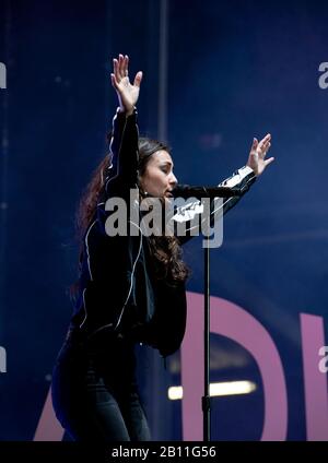 Amy Shark at Fire Fight Australia im ANZ Stadium Sydney Australa 16. Feb 2020 Foto VON Rhiannon Hopley Stockfoto