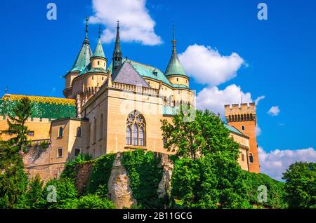 Schöne Burg Bojnice. Eines der beliebtesten Schlösser in der Slowakei. Stockfoto