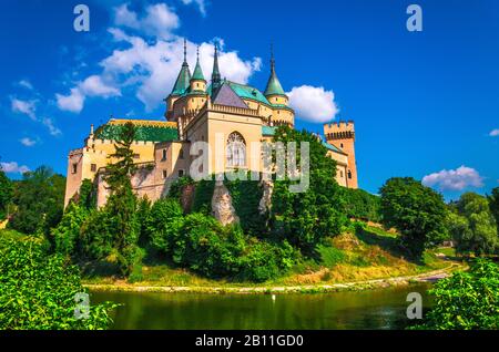 Burg Bojnice. Eines der meistbesuchten Schlösser in der Slowakei. Stockfoto