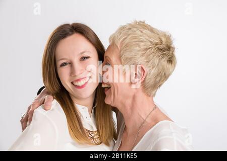 Porträt von zwei Frauen, Mutter und Tochter Stockfoto