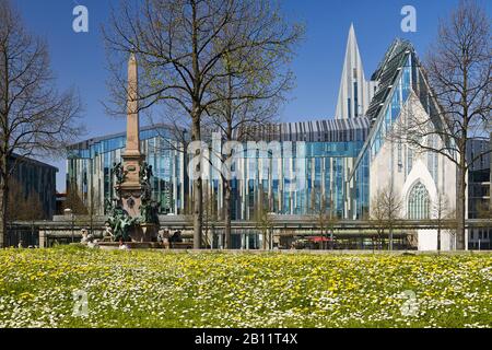 Augustusplatz mit neuen Augusteum und Mendebrunnen, Leipzig, Sachsen, Deutschland Stockfoto