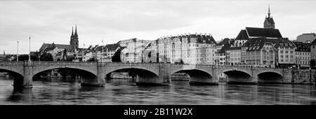 Mittlere Brücke über den Rhein, Basel, Schweiz Stockfoto