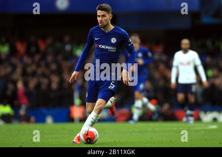 London, Großbritannien. Februar 2020. Jorginho von Chelsea im Einsatz. Premier League Match, Chelsea gegen Tottenham Hotspur an der Stamford Bridge in London am Samstag, 22. Februar 2020. Dieses Bild darf nur für redaktionelle Zwecke verwendet werden. Nur redaktionelle Nutzung, Lizenz für kommerzielle Nutzung erforderlich. Keine Verwendung bei Wetten, Spielen oder einer einzelnen Club-/Liga-/Spielerpublikationen. PIC von Steffan Bowen/ Credit: Andrew Orchard Sportfotografie/Alamy Live News Stockfoto