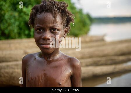 Schwimmen im Sangha River, Zentralafrikanische Republik, Afrika Stockfoto