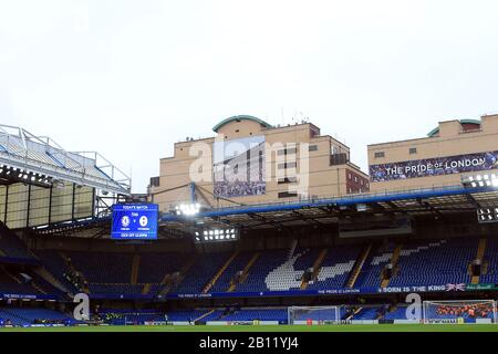 London, Großbritannien. Februar 2020. Ein allgemeiner Blick in das Stadion der Stamford Bridge vor dem Start. Premier League Match, Chelsea gegen Tottenham Hotspur an der Stamford Bridge in London am Samstag, 22. Februar 2020. Dieses Bild darf nur für redaktionelle Zwecke verwendet werden. Nur redaktionelle Nutzung, Lizenz für kommerzielle Nutzung erforderlich. Keine Verwendung bei Wetten, Spielen oder einer einzelnen Club-/Liga-/Spielerpublikationen. PIC von Steffan Bowen/ Credit: Andrew Orchard Sportfotografie/Alamy Live News Stockfoto