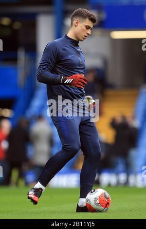 London, Großbritannien. Februar 2020. KEPA Arrizabalaga von Chelsea beim Aufwärmen im Einsatz. Premier League Match, Chelsea gegen Tottenham Hotspur an der Stamford Bridge in London am Samstag, 22. Februar 2020. Dieses Bild darf nur für redaktionelle Zwecke verwendet werden. Nur redaktionelle Nutzung, Lizenz für kommerzielle Nutzung erforderlich. Keine Verwendung bei Wetten, Spielen oder einer einzelnen Club-/Liga-/Spielerpublikationen. PIC von Steffan Bowen/ Credit: Andrew Orchard Sportfotografie/Alamy Live News Stockfoto