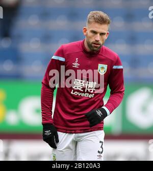 Turf Moor, Burnley, Lanchashire, Großbritannien. Februar 2020. English Premier League Football, Burnley gegen AFC Bournemouth; Charlie Taylor von Burnley Credit: Action Plus Sports/Alamy Live News Stockfoto