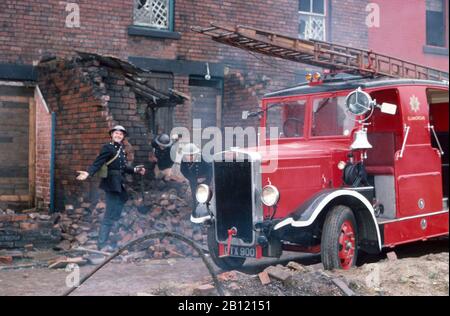 Wiedereinsetzung des Feuerwehrdienstes in Blitz, zweiter Weltkrieg, in Leeds, West Yorkshire, 1975, England, Großbritannien Stockfoto